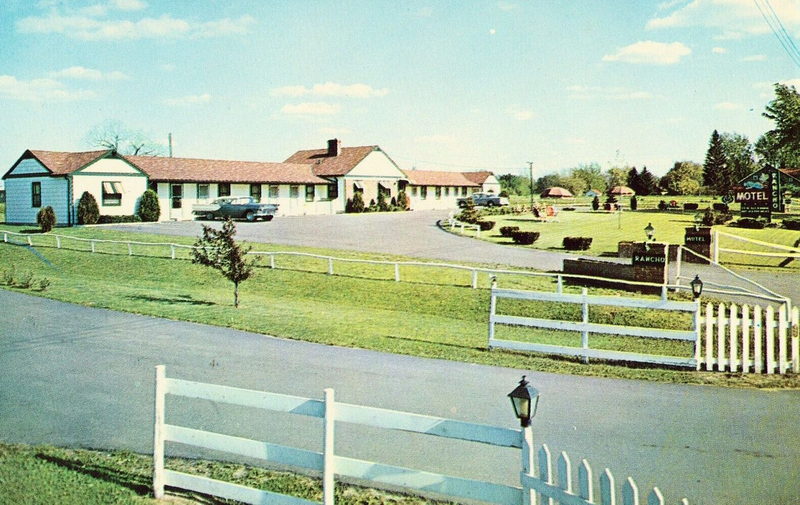 Apex One Motel (Rancho Motel, El Rancho Motel) - Vintage Postcard (newer photo)